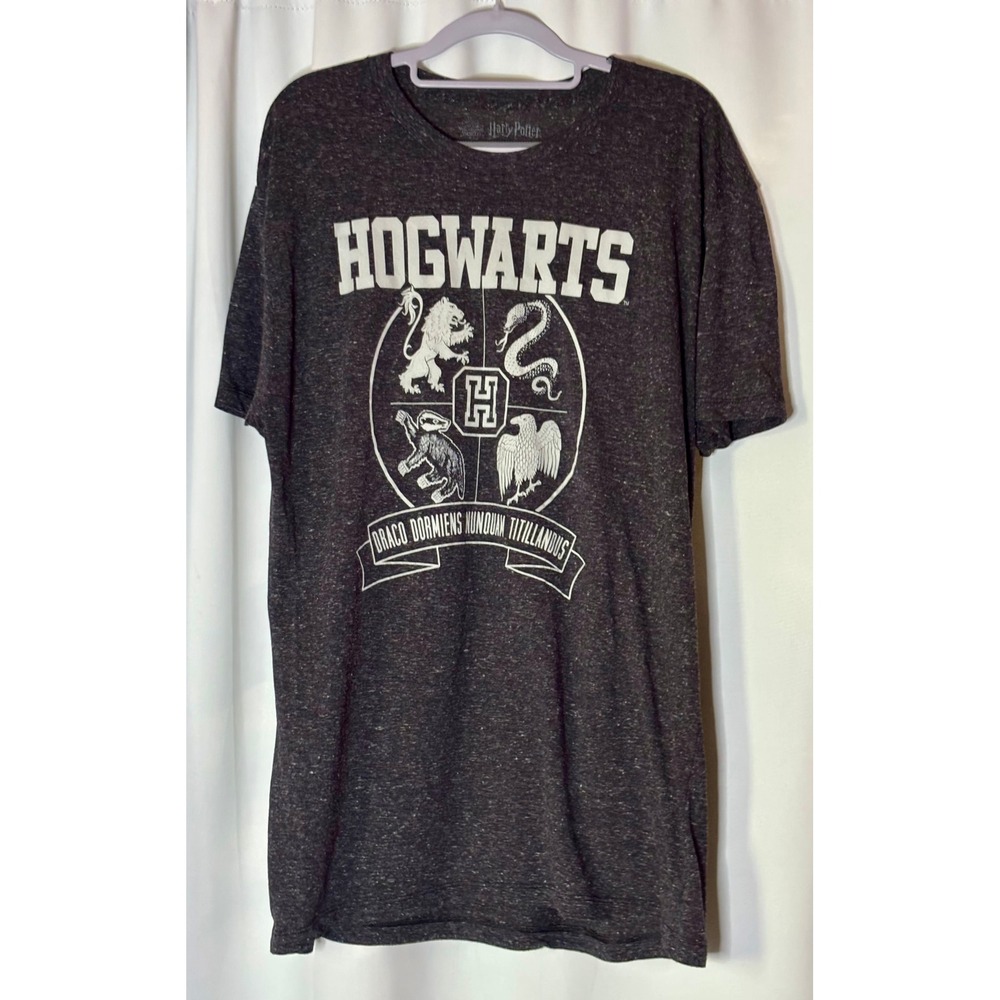 Harry Potter Hogwarts Latin Crest Graphic Tee Charcoal Gray Heathered T-Shirt XL